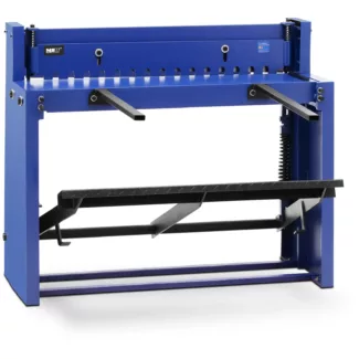 Giljotiinileikkuri – jalustalla – jalkapoljin – 1 000 mm leikkauspituus – 1,5 mm leikkaussyvyys – 0 – 840 mm takamitta