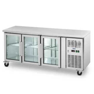Kylmäpöytä pyörillä – 410 l – 3 lasiovea – 179,5 x 73 cm – luokka B – ruostumaton teräs – Royal Catering